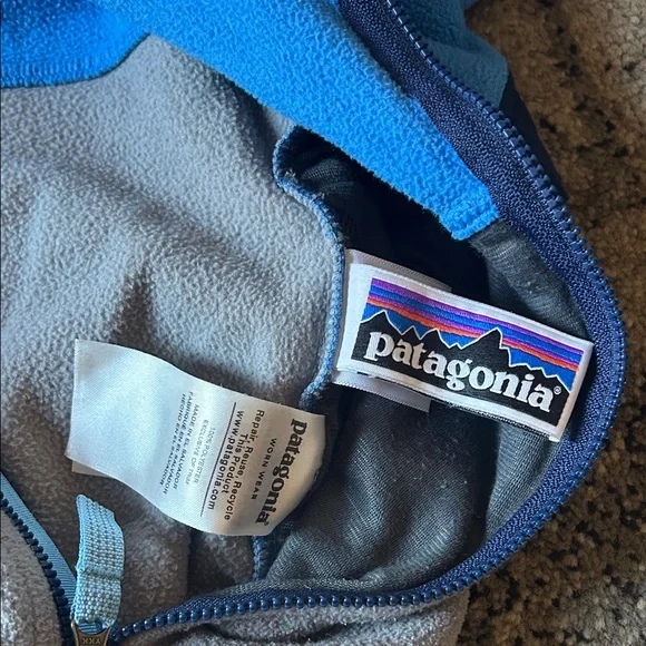 Patagonia Kids Blue and Gray Fleece Zip-up Hoodie - Picture 5 of 5